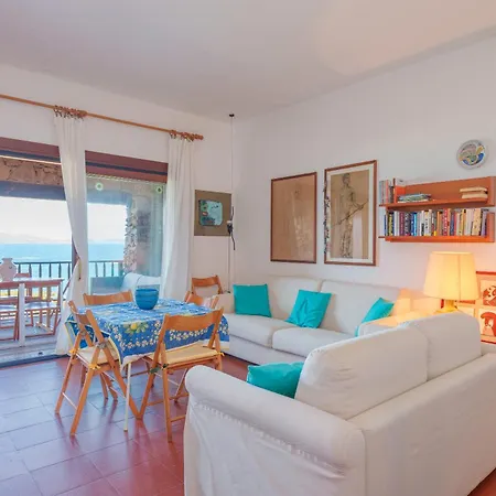 Ribes Apartment